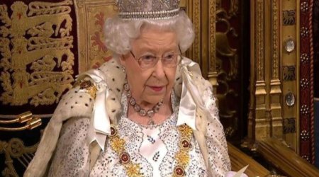 Britaniya kraliçası koronavirusa YOLUXDU