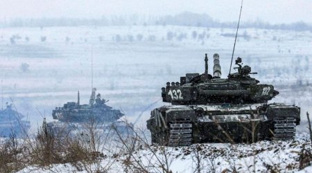 Kiyevdə ərzaq mağazalarında uzun növbələr yaranıb