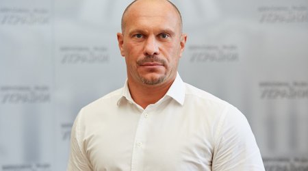 Ukraynalı deputat Zelenskini istefaya çağırdı