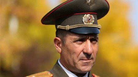 Ermənistanda iki yüksək rütbəli zabit işdən çıxarıldı
