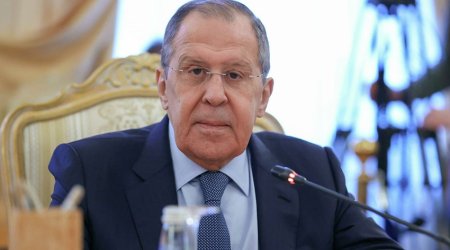 Lavrov rəsmi Kiyevi, Ukrayna diplomatları isə Kremli qınayır