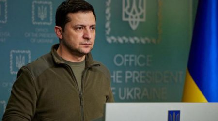 “Gəl danışaq, amma Makron kimi 30 metrdən yox” - Zelenskidən Putinə çağırış