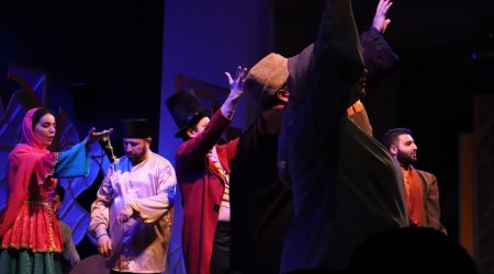 Azərbaycanda ilk dəfə müstəqil teatrlar fəaliyyətə başladı