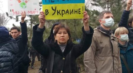 Almatıda Ukraynaya dəstək mitinqi keçirilib