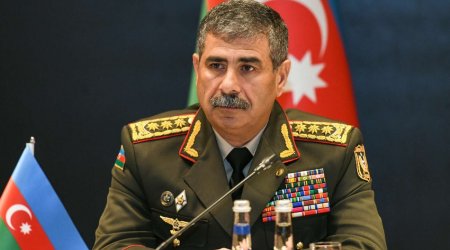 Zakir Həsənov qadınları təbrik edib