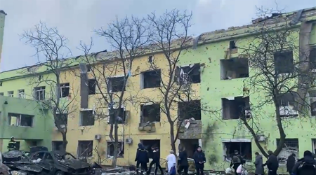 Ruslar Mariupolda doğum evi və uşaq xəstəxanasını vurdu-FOTOLAR