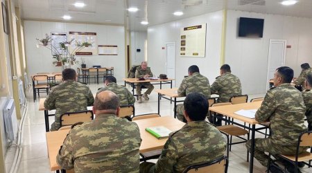 Hərbi hissələrdə təlim-metodiki məşğələlər keçirilib