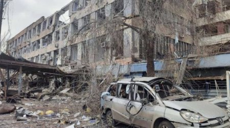 Mariupolda yaşayış binalarının 80 faizi dağılıb