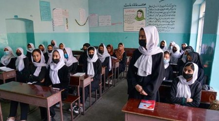 Taliban qızlar üçün orta məktəb və liseyləri bağlayıb