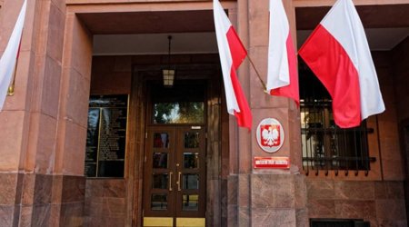 Polşa hökuməti Rusiya diplomatlarını ölkədən çıxarır