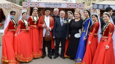 Özbəkistan Prezidenti Azərbaycan guşəsini ziyarət edib