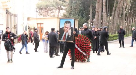 Prezident Ayaz Mütəllibovun vəfatı ilə bağlı nekroloq imzaladı