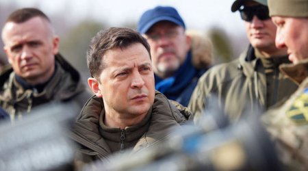 Zelenski iki generalı rütbəsindən məhrum edib