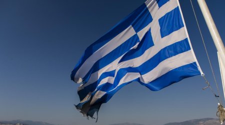 Yunanıstan rus diplomatlarını ölkədən qovur