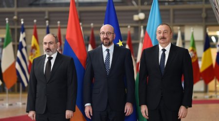 Kremlin hails Baku and Yerevan's intention to launch talks on peace treaty