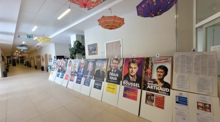 Bakıdakı seçki məntəqəsi paytaxtdakı Fransa vətəndaşları üçün açılıb