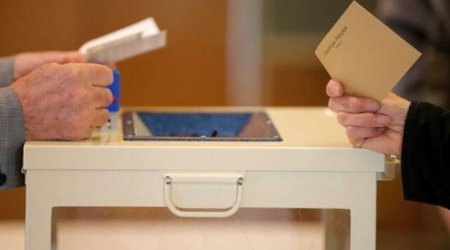 Fransada prezident seçkiləri keçirilir
