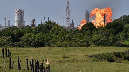 Meksikada neft emalı zavodunda yanğın baş verib