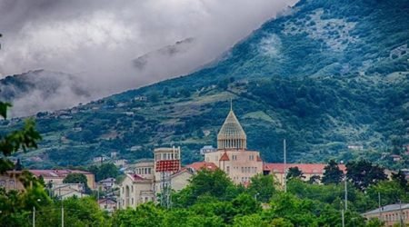 Azərbaycan rayonlarının adları niyə ermənicə yazılır?