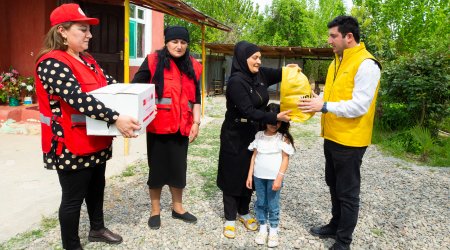 Yelo Bank bayram ərəfəsində şəhid ailələrini ziyarət etdi- FOTOLAR