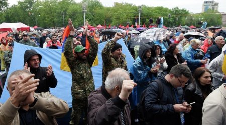 Ermənistanın keçmiş polis rəisi etiraz aksiyasında saxlanılıb