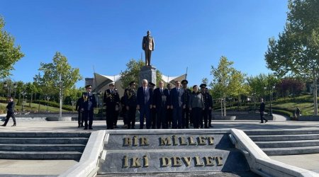 Ankarada Heydər Əliyevin xatirəsi anılıb