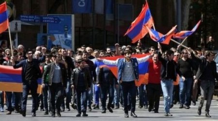 İrəvanda yenə aksiyalar başladı