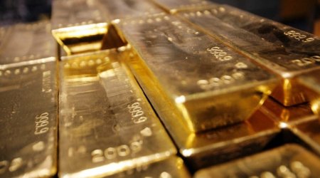 Gold prices rise slightly