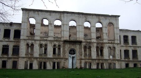 Şuşa Real Məktəbinin bərpasına 1 milyon manat ayrılıb