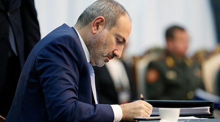 Paşinyan da sərhədlə bağlı komissiya yaratdı