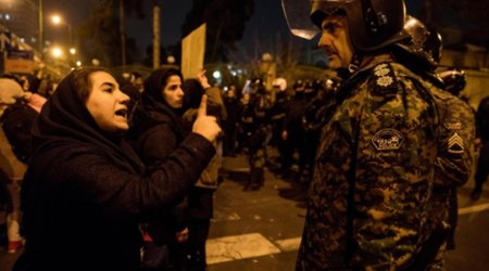 İran Yazıçılar Birliyi: 