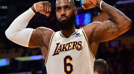 LeBron Ceyms NBA-da ilk milyarder basketbolçu olub