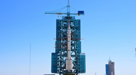 Çin növbəti kosmonavt qrupunu orbitə göndərib