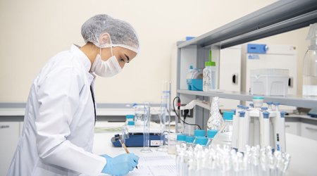 Peyvənd olunmamış səyahətçilər üçün karantin daha iki il davam edəcək