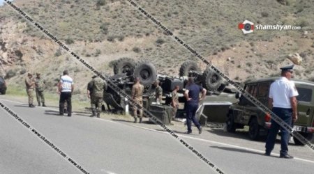 Ermənistanda hərbi maşın qəzaya uğradı - 11 əsgər yaralandı