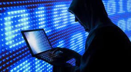 Hakerlər “Kommersant FM” radiosunda Ukrayna mahnıları yayımlayıblar