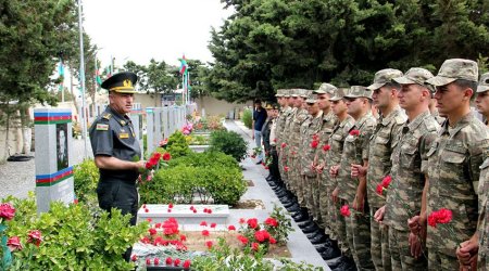 Mübariz İbrahimovun məzarı ziyarət edilib