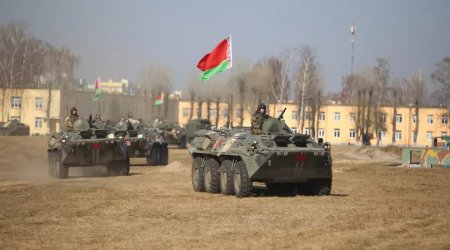 Belarus Ukrayna ilə sərhədə 4 minlik qoşun toplayıb
