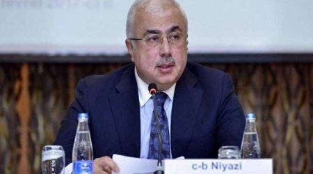 Prezident nazir müavinini işdən azad etdi