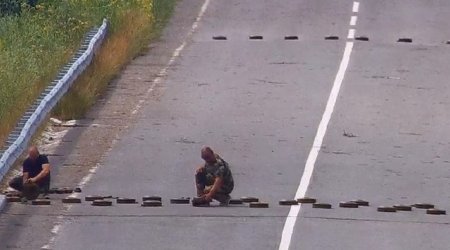 Ukrayna ordusu bu ölkə ilə sərhədə mina yerləşdirir - VİDEO