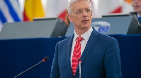 Latviyanın Baş naziri koronavirusa yoluxdu