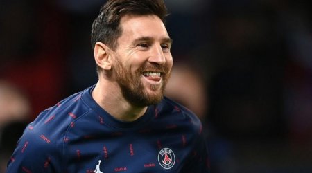 PSG intends to renew Messi's contract