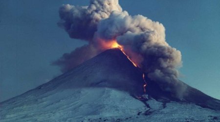 Rusiyada vulkan püskürdü