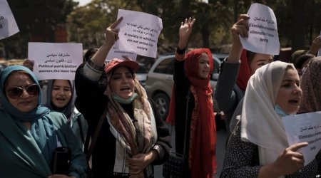 BMT Talibanı qadın hüquqlarını pozmaqda ittiham edir