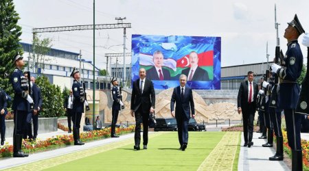 Prezident özbəkistanlı həmkarını Azərbaycana rəsmi səfərə dəvət edib