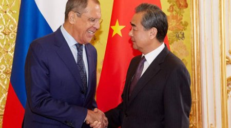 Lavrov çinli həmkarı ilə Ukraynanı müzakirə etdi