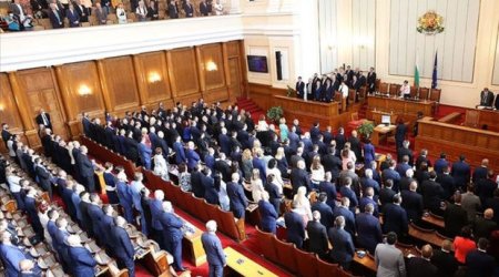 Bolqarıstan prezidenti parlamenti buraxdı