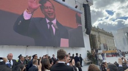 Azerbaijan represented at inauguration ceremony of President of Colombia