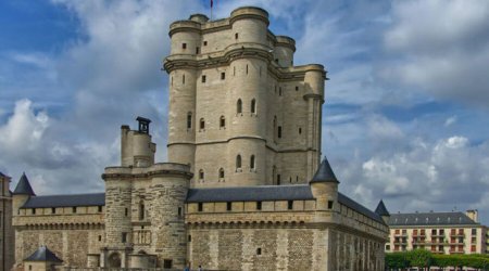 Rusiyalıların Fransada Vensen qəsrinə girişi qadağan olundu