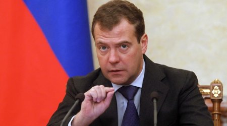 Dmitri Medvedev Estoniyanı təhdid edib